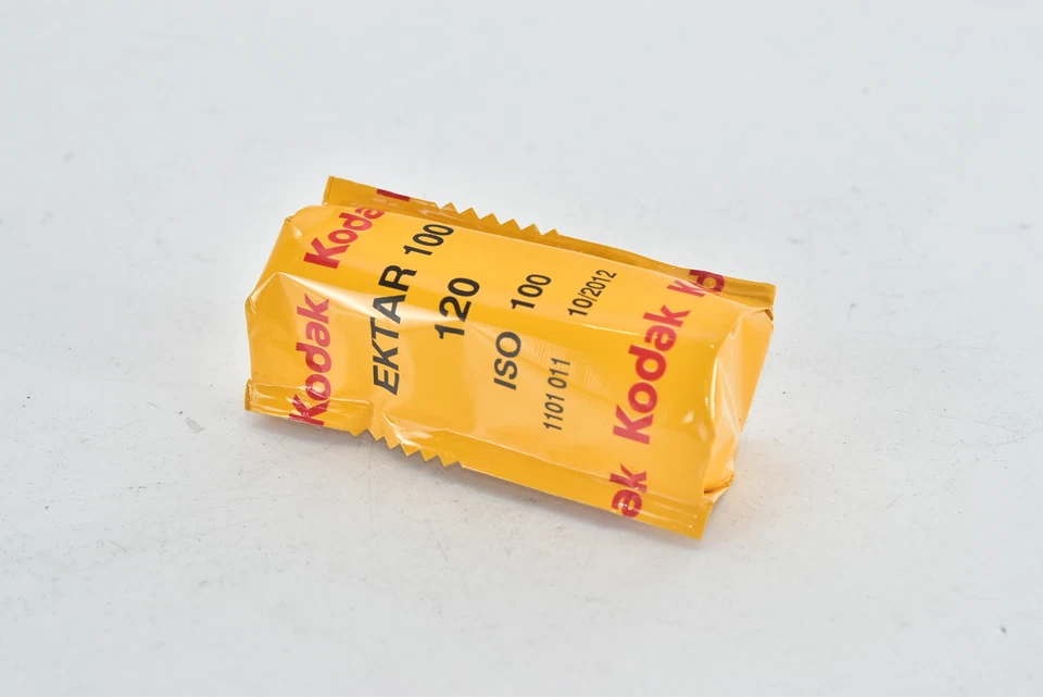 Brand New 1Pcs Kodak Ektar 100 ISO Color Negative Film 120 Medium Format 10/2012 - Image 4 of 4