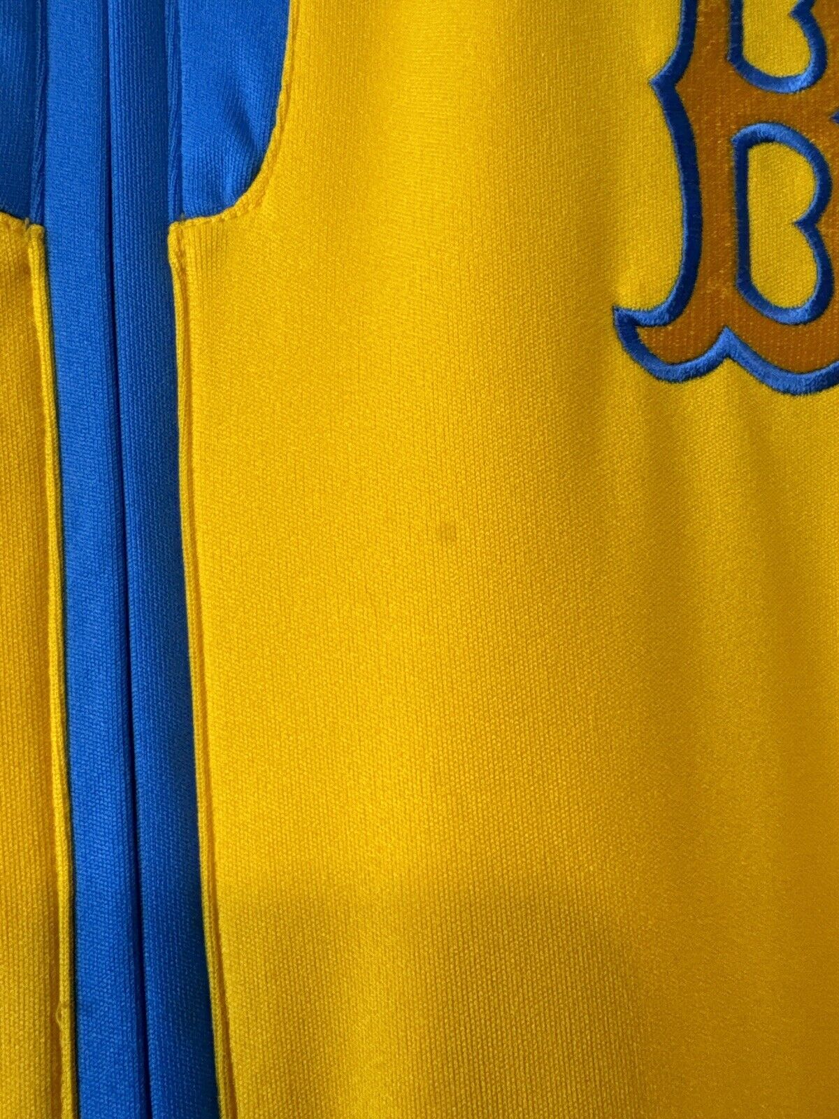 Foto 6 di 12