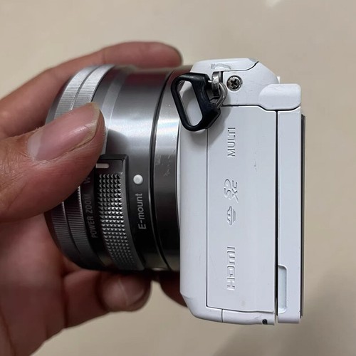 Sony Alpha a5000 Mirrorless Digital Camera With 16-50mm OSS Lens White - Picture 8 of 8