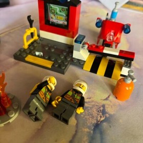 (Retired) Lego Juniors: Fire Fighters (10685) w/ Manual