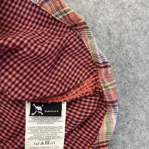 OAKLEY Shirt Womens Medium Long Sleeve Button Up Flannel Pink Plaid Pocket Logo - Picture 5 of 9