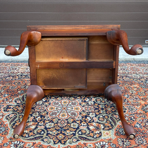 Vintage Pennsylvania House Traditional Queen Anne Cherry 1 Drawer Side Table - Picture 10 of 12