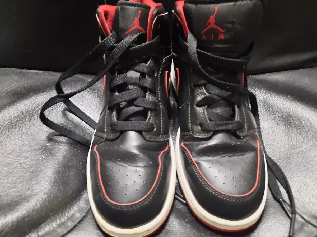 NIKE AIR JORDAN RETRO 1 BRED LANCE MOUNTAIN SZ 4.5Y 554725 028