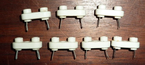 7 vintage porcelanowych kryształowych uchwytów na gniazda 0,50 cala na centrach - Zdjęcie 2 z 3