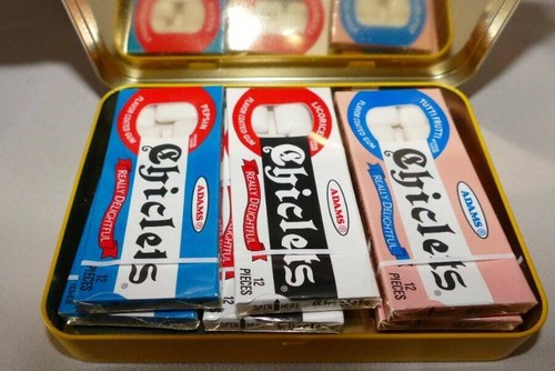 VINTAGE Chiclets Gum Yellow Advertising Hinged Metal Tin Box WITH GUM!!!!!!! - Picture 2 of 3