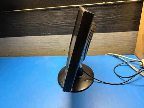 Optiquest Q19WB-2 LCD 19" Monitor VS11578 w/ Power Cord & VGA Cable - Picture 9 of 13