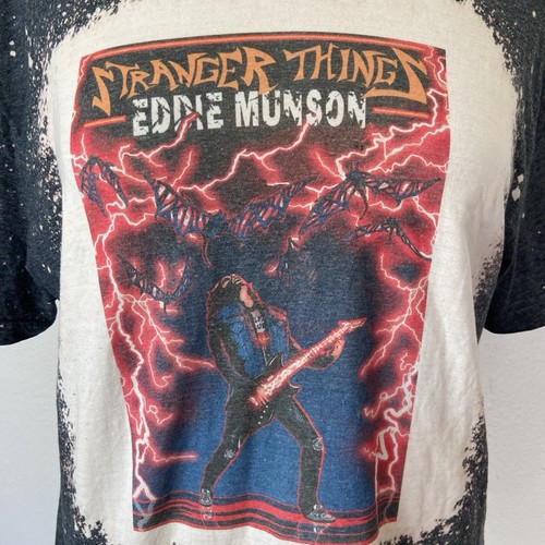 Gildan dunkelgraues Stranger Things kurzärmliges T-Shirt mit Rundhalsausschnitt Größe Large  - Bild 2 von 4