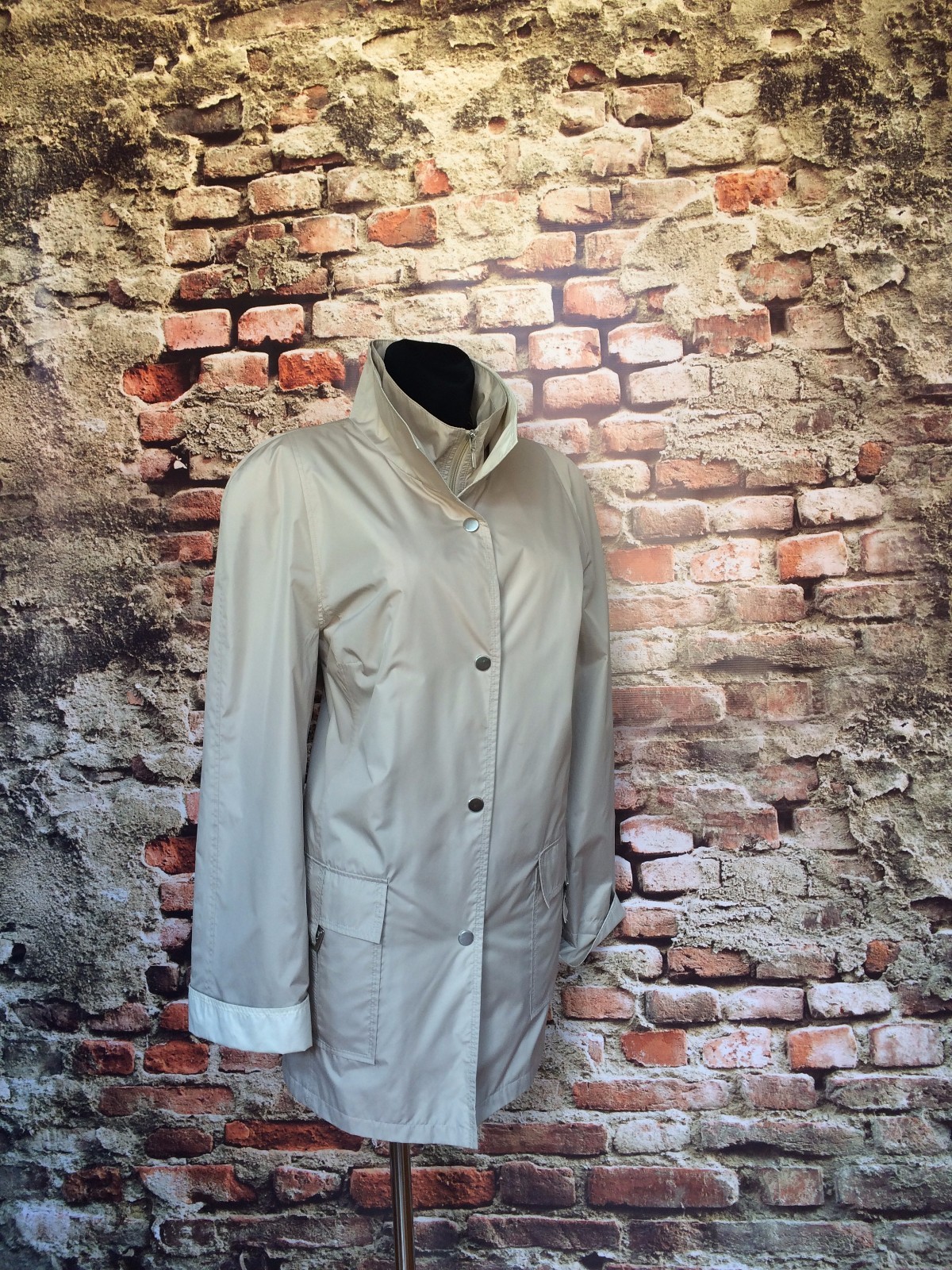 ADAGIO WOMEN'S LIGHT WEIGHT COAT SIZE L-XL BEIGE ADAGIO WOMEN'S LIGHT WEIGHT COAT SIZE L-XL BEIGE
