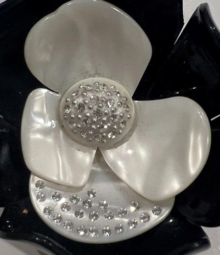 BEAUTIFUL RARE MIMCO BLACK & WHITE ENAMEL SIGNED BROOCH WITH RHINESTONES. 5 cm - Bild 5 von 7