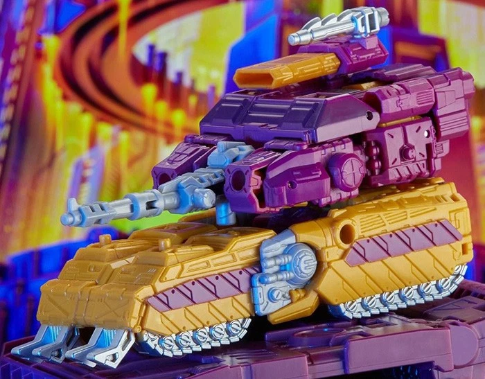 Comic Universe Impactor and Spindle | Transformers Generations Legacy - Image 4 of 4