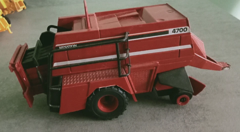 ROS 1:32 - Pressa balle quadre Hesston 4700 - rarità - Immagine 4 di 4