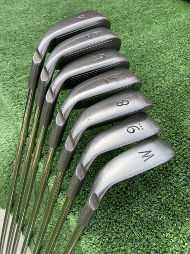 Ping G10 Irons 4-PW (White Dot) / AWT Steel Shaft Regular Flex / Right Handed - Picture 18 of 24