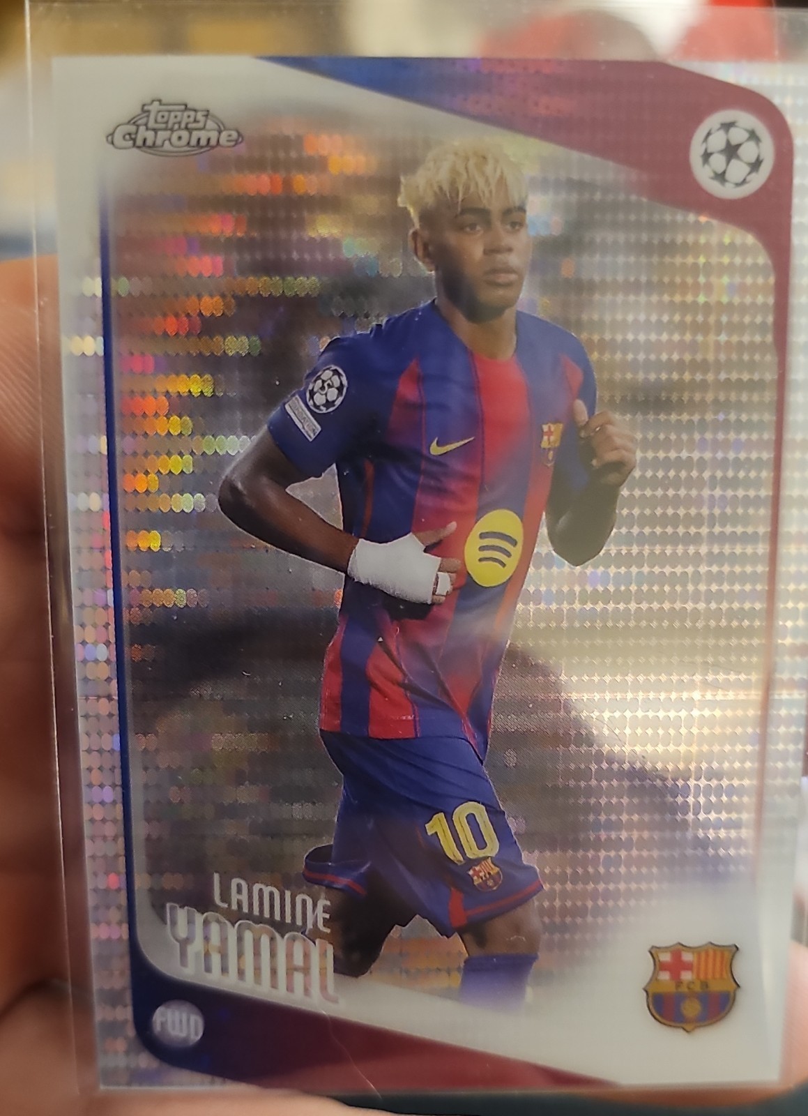 2025-26 Chrome UEFA Club Competitions Lamine Yamal #10 Pulsar Refractor