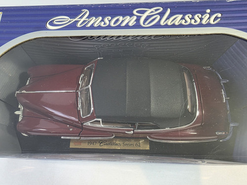 ANSON CLASSIC 1947 CADILLAC SERIE 62 CONVERTIBILE scala 1:18 auto giocattolo pressofusa - Foto 15 di 16