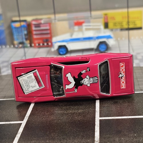 Johnny Lightning 1972 Plymouth Road Runner Monopoly Magenta Rosa 1/64 72 Coche Nuevo - Imagen 8 de 10