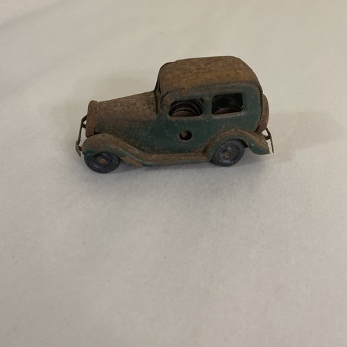 Raro coche berlina Ford Tri-Ang minic vintage de 1930. No probado necesita restauración - Imagen 2 de 13