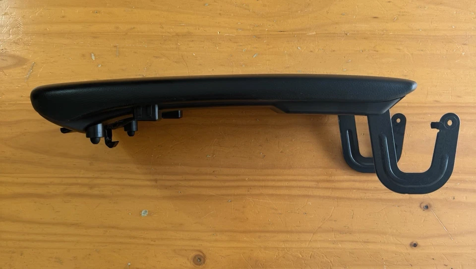 Chevrolet Malibu 2016-2021 consola tapa reposabrazos reposabrazos negro OEM 84591202 Foto 4 de 4