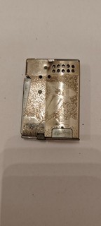 Außergewöhnliches Vintage Benzinfeuerzeug mit Blumen Motiv – Seltenes De