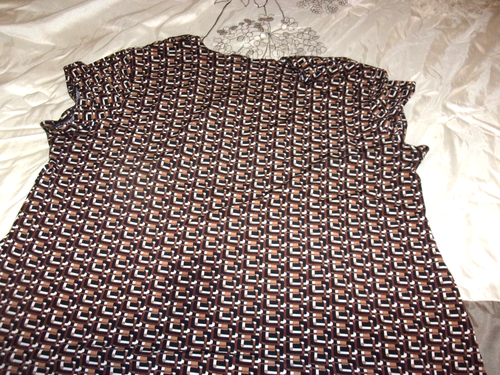 BRIGGS NEW YORK - WOMEN 2XL GEOMETRIC - V-neck -BROWN, WHITE AND BLACK - Picture 6 of 6
