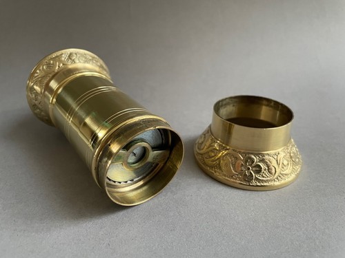 Brass Turkish Pepper Grinder – Floral Hand Engraved Balck Pepper Manual Mill - Picture 6 of 8