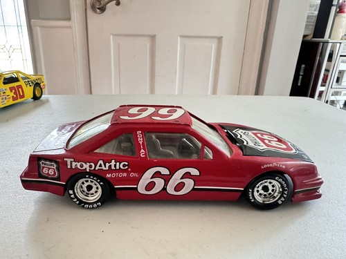NASCAR Michael Waltrip #30 #66 # 30 Pennzoil 1:24 Scale Diecast Plastic Cars - Picture 16 of 17