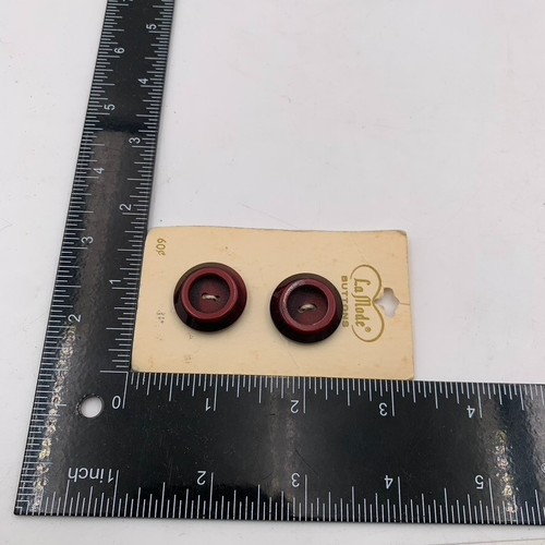 2 VTG Fashionable MCM Ireland Wine Color Buttons on Original Card New NOS 7/8" - Picture 3 of 3