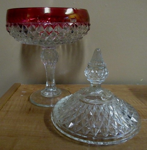 Compota Indiana Glass RUBÍ FLASHHED con Tapa PUNTO DIAMANTE tamaño más grande - Imagen 5 de 6