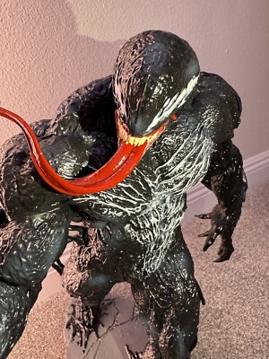 Venom 20'' Figure/sculpture resin New with box Action collectible anime statue