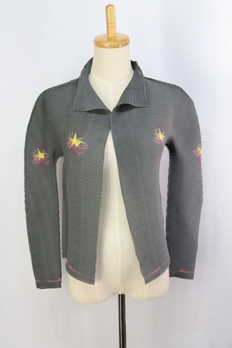 ISSEY MIYAKE me Gray Pleats Jacket 098 0020