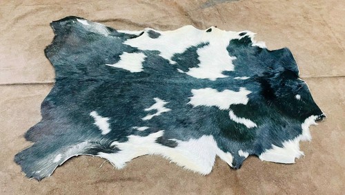 Icelandic Goat Skin, Natural Rustic Animal Hide Pelt, Spotted Nordic Rug Organic - Bild 2 von 9