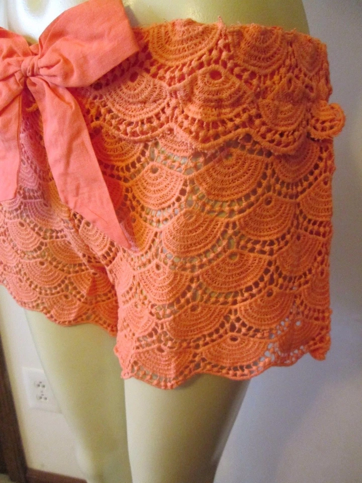 Pantalones Cortos Coral Crochet Cover-Up de Mud Pie, Talla Pequeña (4-6), Nuevos con Etiquetas Foto 2 de 3