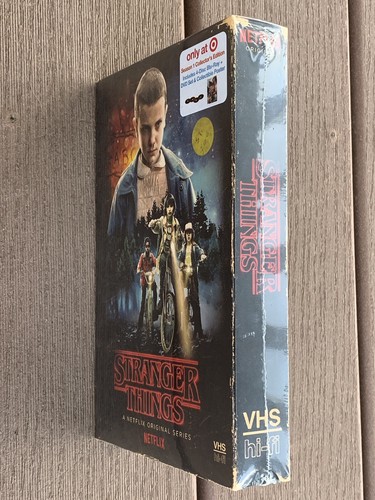Stranger Things Season 1 Target Collector’s Edition New/Sealed - Picture 8 of 8