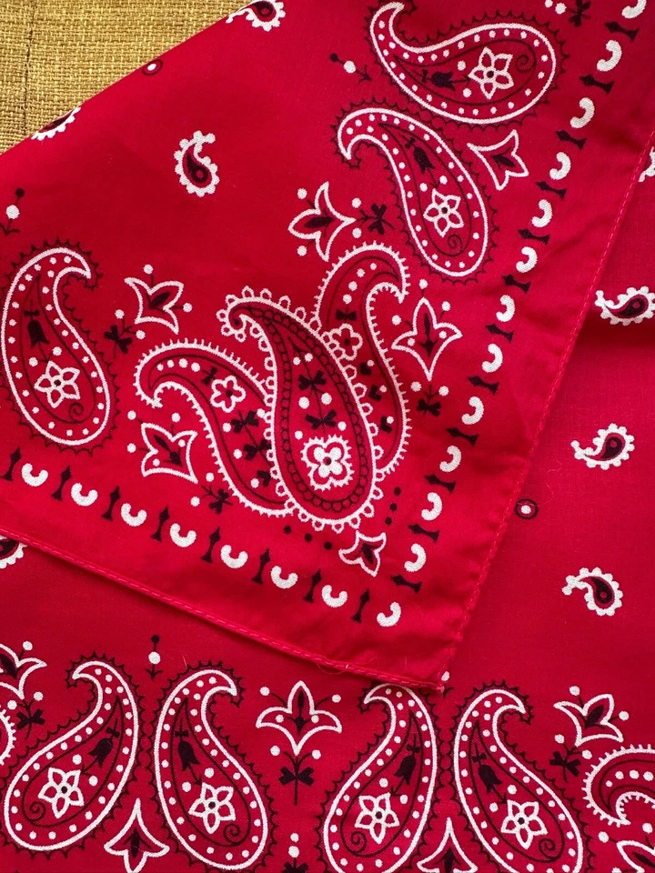 Bandana Elefante Vintage Retro Años 60 Trunco Rápido Color Rojo Nuevo/Antiguo 17x17 Foto 3 de 4