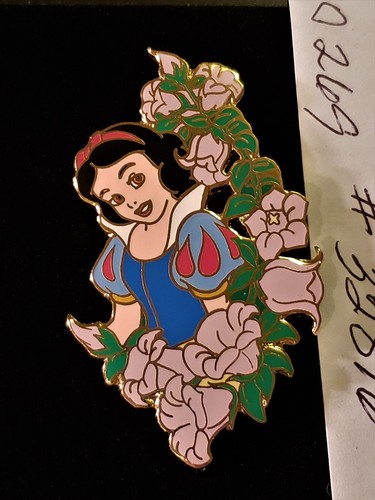 Disney Pin 32816 Disney Auctions Snow White Among Flowers LE 1000 NOC - Picture 4 of 9