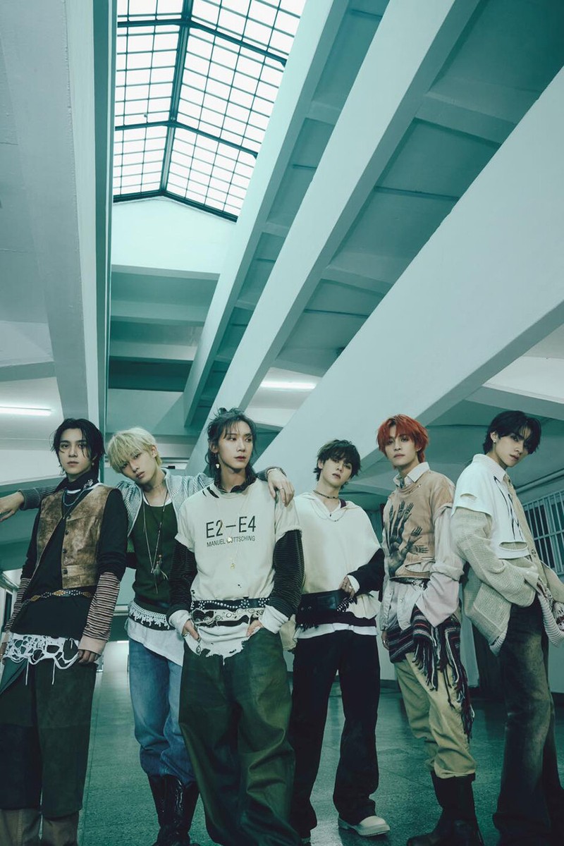 WAYV [ON MY YOUTH] 2nd Album SMINI Ver/NFC CD+Keyring Ball