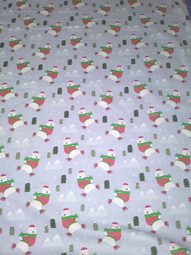 Tela Navidad Invierno ~ Osos Polares en Suéteres Patinaje ~ Edredón de Algodón ~ 1 Yarda y 32" - Imagen 2 de 4