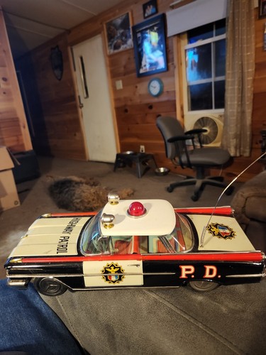 Very rare Japanese Tin Police Car Friction 1959 Oldsmobile With box - Picture 4 of 9