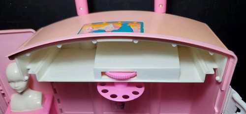 Barbie 1995 Take Along Travel Luggage Suit Case House Mattel Pink Roller Wheels - Picture 13 of 13