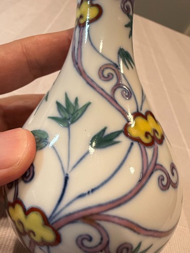 Vintage Chinese Hand Painted Doucai Porcelain Vase - Picture 6 of 15
