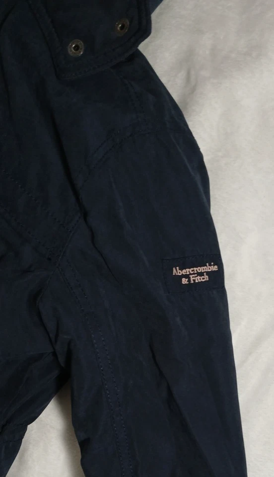 Abercrombie Kids Navy Blue with Pink Faux Fur Hooded Girls Parka Coat Size 9/10 - Image 3 of 4