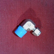 Ham-Let® 1/4 Tube OD x 3/8 NPT Male Pipe 90° ELBOW Connector 316 Stainless Steel