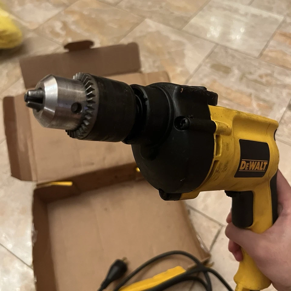 DEWALT DW511 1/2" VSR Single Speed Corded Hammerdrill Tested Works - Image 4 of 4