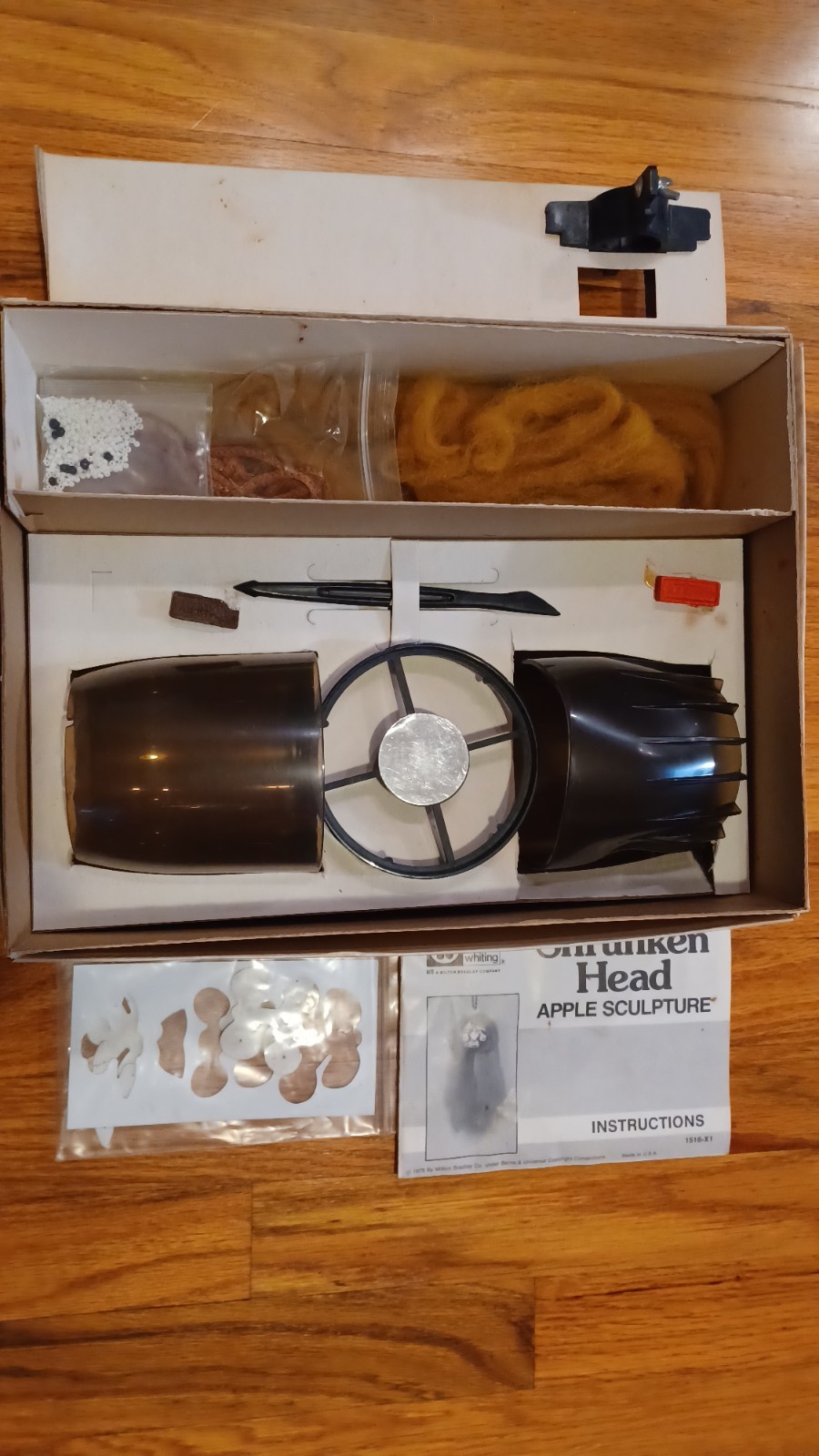 Vintage 1975 Vincent Price Shrunken Head Apple Sculpture Kit by Milton Bradley