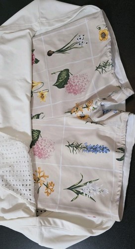Tuckernuck Tnuck Sport weiß frische Knospen 15" Naomi Tennisrock Skort Blumenmuster Gr. L - Bild 4 von 7