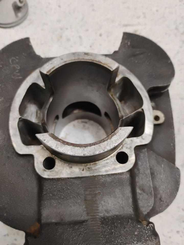 72 72 1972 1973 Yamaha At2 At3 125 cilindro jarra barril pistón 57,0 mm gran tamaño  Foto 2 de 4