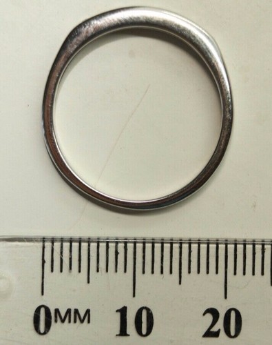 100% Genuine 9k Solid White Gold 0.24 ct. Diamonds Eternity Wedder Ring Sz 8.25 - Picture 8 of 11