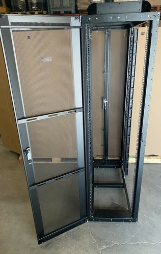 Panduit S6529BT 600mmw X 45 RU X1219mmd S-type Black W/No Sides Used - Picture 3 of 7