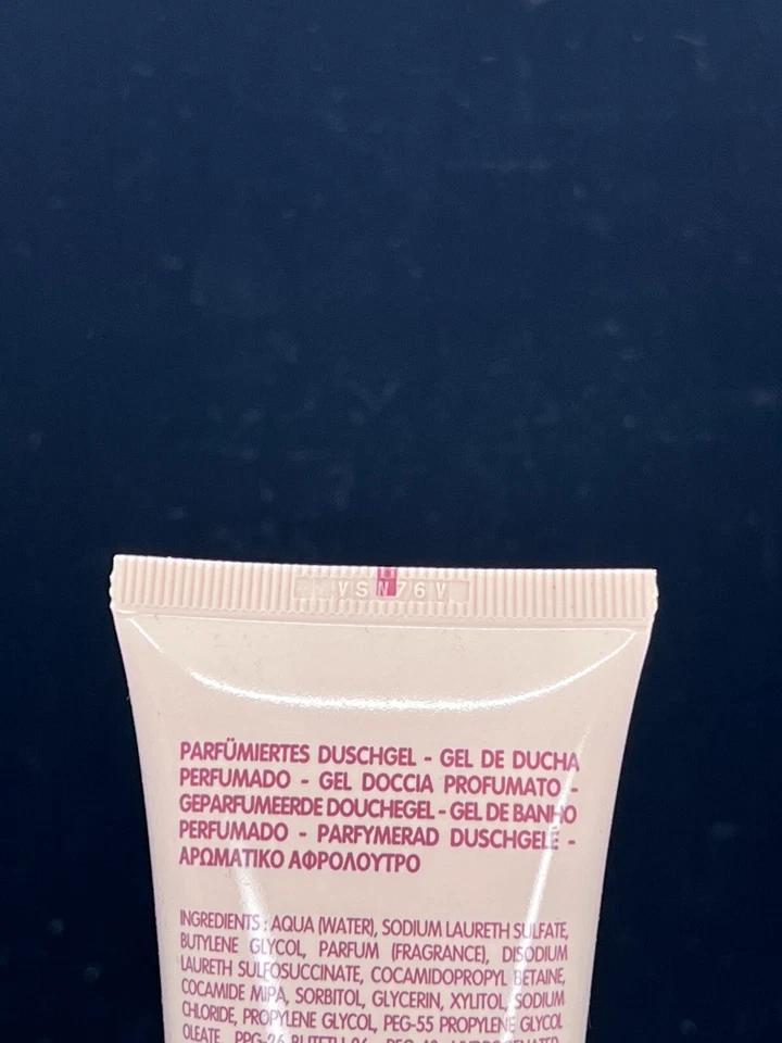 Gel de ducha perfumado Jean Paul Gaultier "Classique" - (2,5 oz) VENTA DE VACACIONES Foto 4 de 4