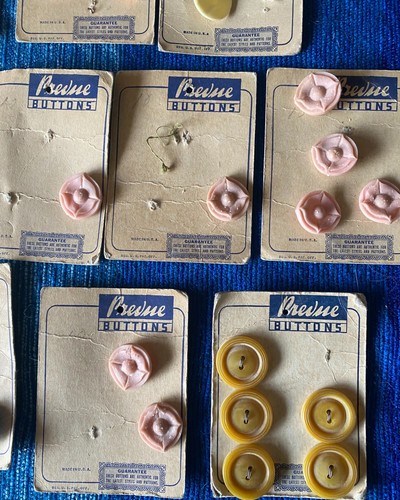 Vintage new on cards Prevue buttons, 10 cards - Picture 4 of 5