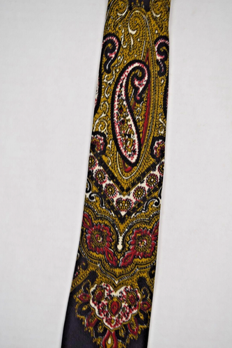 Neck Tie VTG 60s Big Paisley Alice in Wonderland on Black Silk Tie 54" x 2.5" - Picture 4 of 9